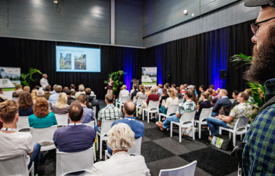 Vakbeurs Openbare Ruimte - lezingzaal met mensen