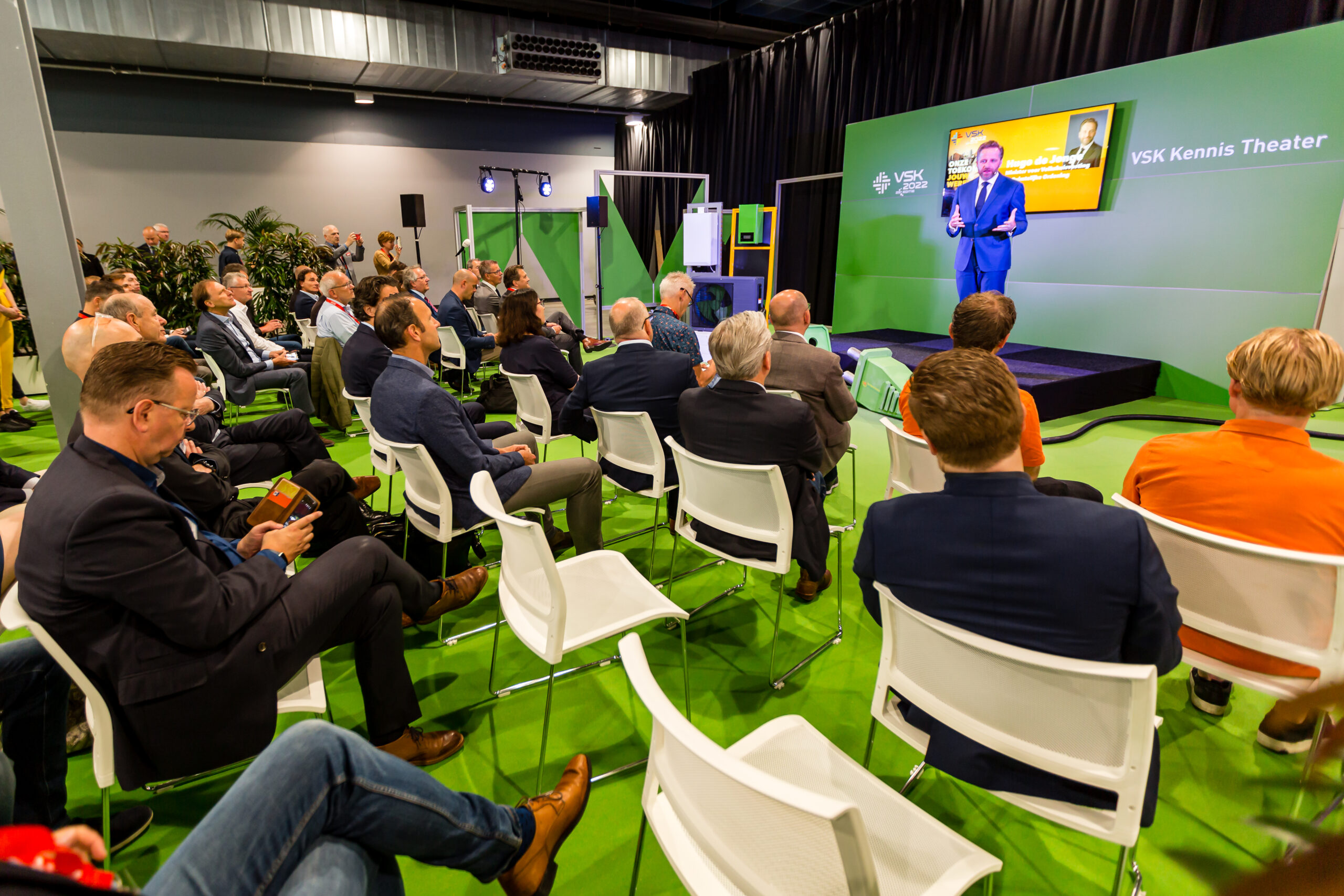 Minister Hugo de Jonge bekendmaking warmtepomp duurzaamheid tijdens VSK beurs