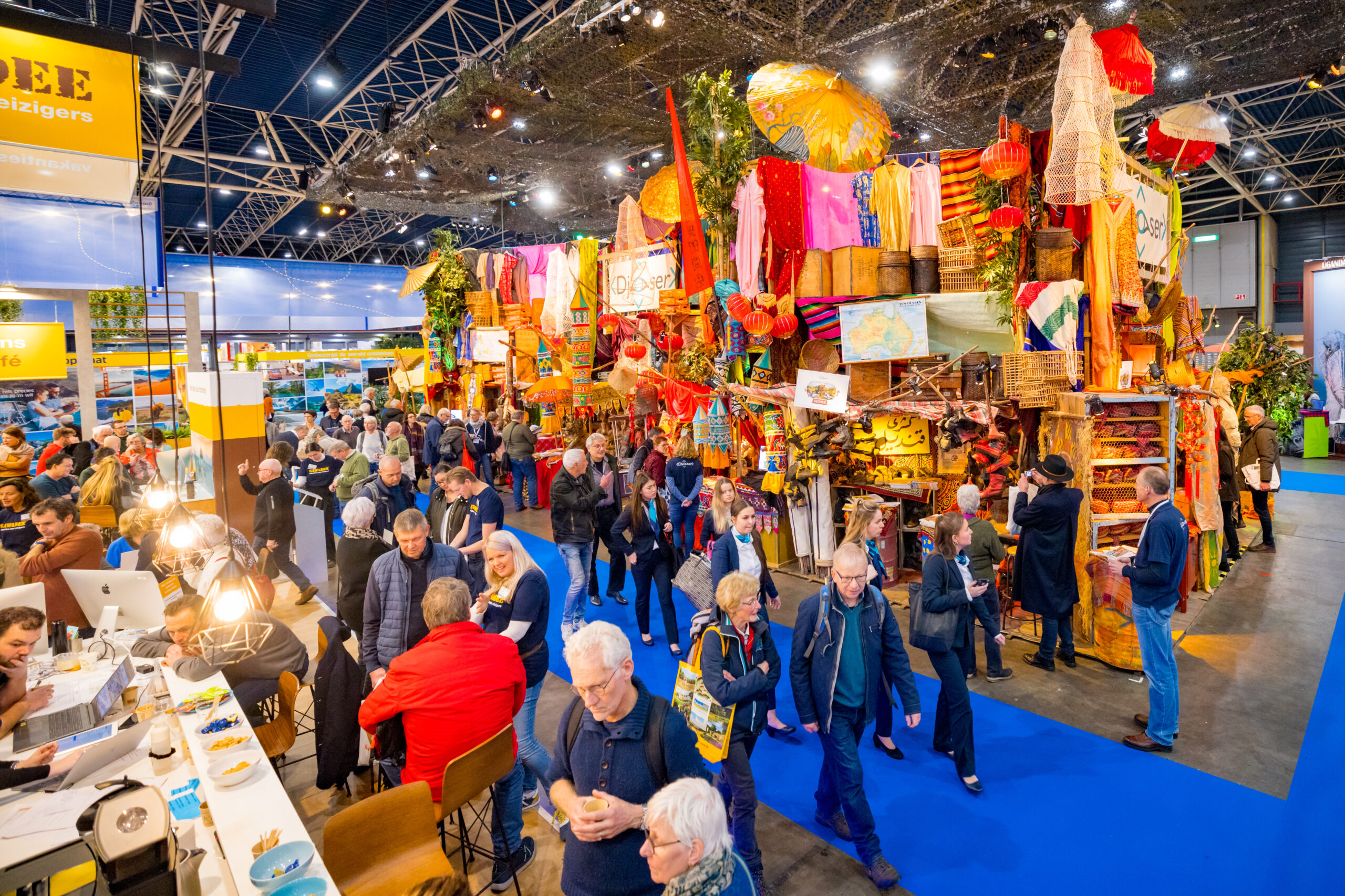 Het Aziatische paviljoen op de vakantiebeurs in Jaarbeurs, ingericht door Djoser