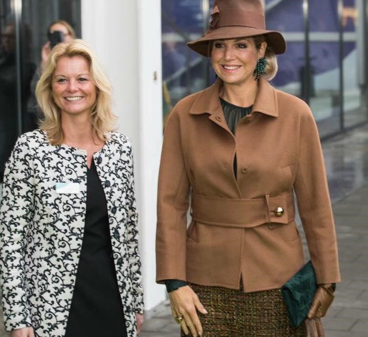 Audrey Wilschut van Jaarbeurs loopt samen met koningin Maxima